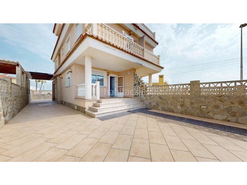 Foto 73e9181f-7c8b-4eda-ad6b-2a00bf7f10d6. Chalet con parcheggio in El Marenyet Cullera