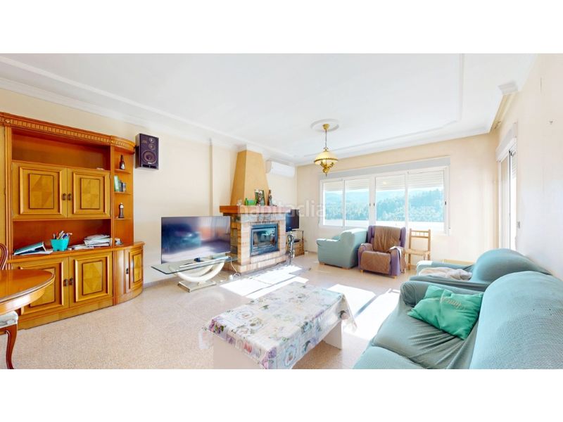 Foto 12f83d0a-684e-42e8-8aff-cf83c10f4beb. Casa amb aparcament a Benilloba