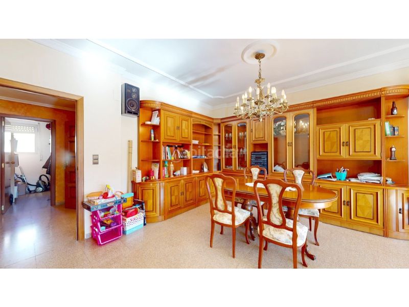 Foto bab8f72f-0e62-491b-996a-9c5c25b8c310. Casa amb aparcament a Benilloba