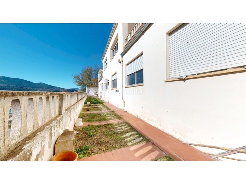 Foto f92f533d-6d43-453a-ae78-6da199209a4a. Casa amb aparcament a Benilloba