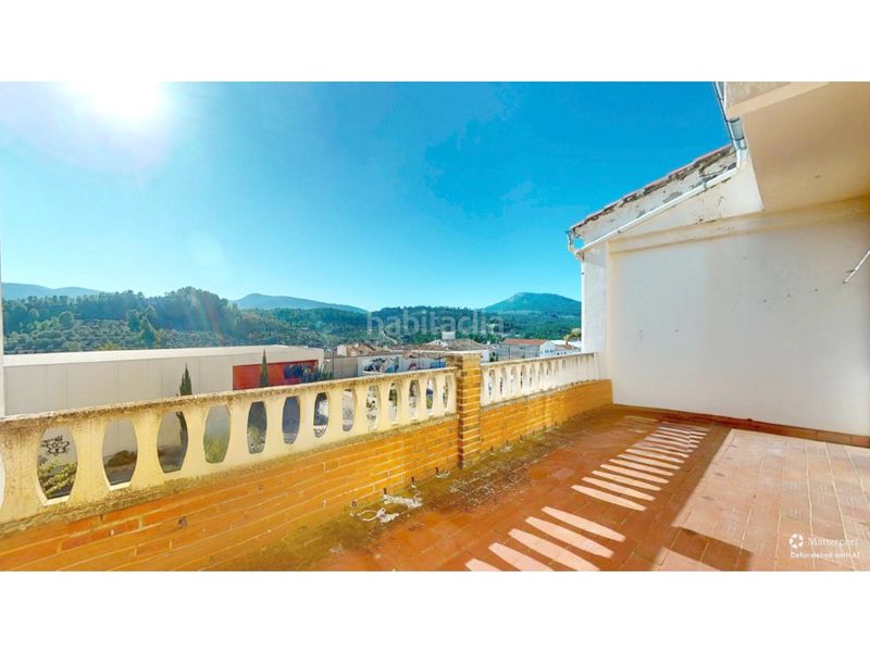 Foto fd5d8a0d-77c2-4985-9c2d-597e8d9bb51c. Casa amb aparcament a Benilloba