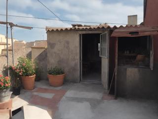 Casa a Monserrat. Encantadora casa de pueblo con terraza y vistas en monserrat