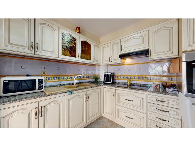 Foto 843bf0ea-d27e-4ce6-b3b3-f23ffb44aca3. Reihenhaus in El Alborgí Paterna