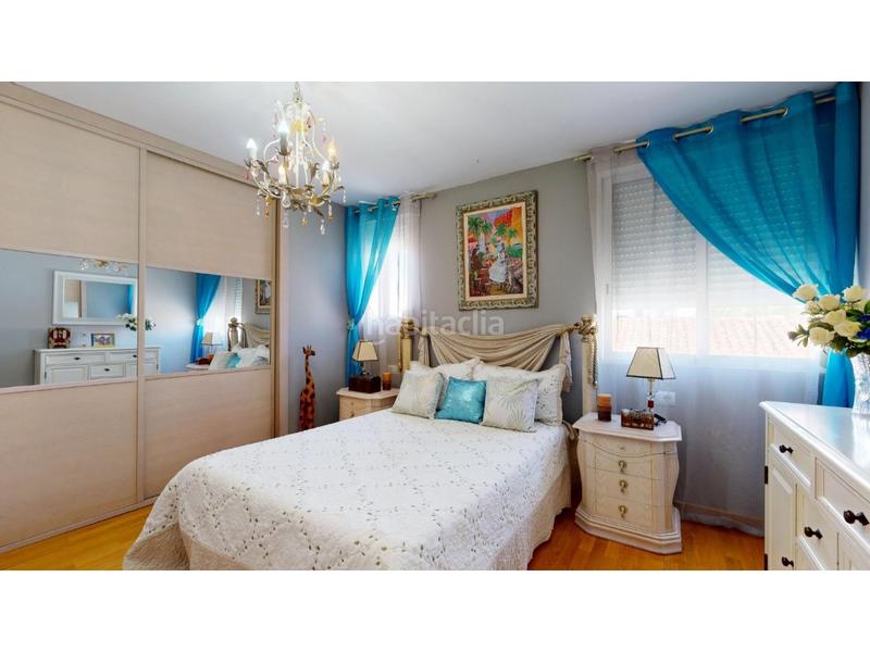 Foto 86f48b0b-7c68-43c3-90b8-0bd39fdb3d8e. Reihenhaus in El Alborgí Paterna