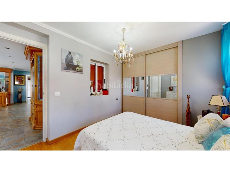 Foto d26ec717-8d13-45d3-93bb-ca2a47d7133c. Reihenhaus in El Alborgí Paterna