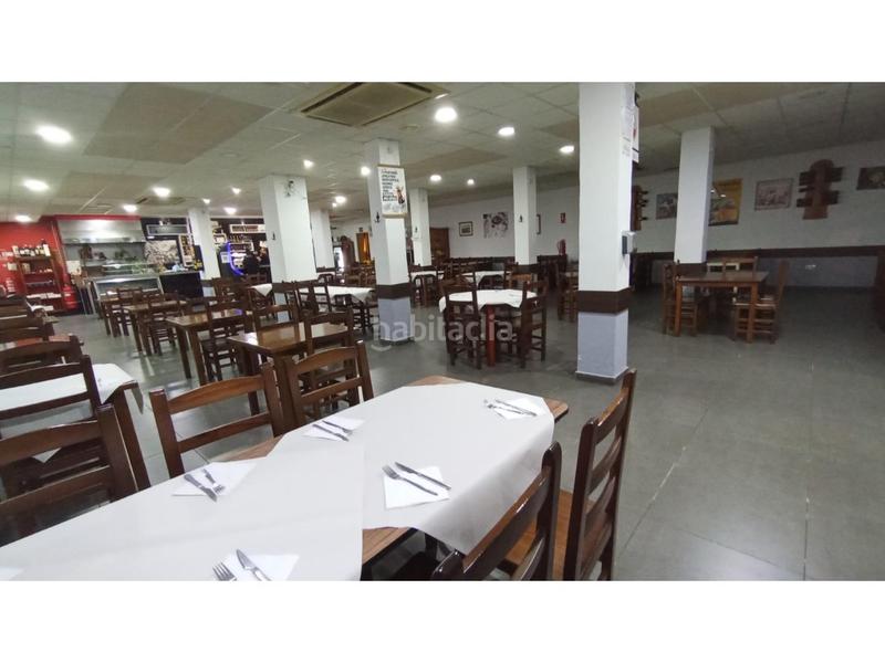 Foto 17117caa-bdd7-4fa2-9cae-882285a5fd54. Traspaso local comercial gran barrestaurante con terraza una joya hostelera en Valencia