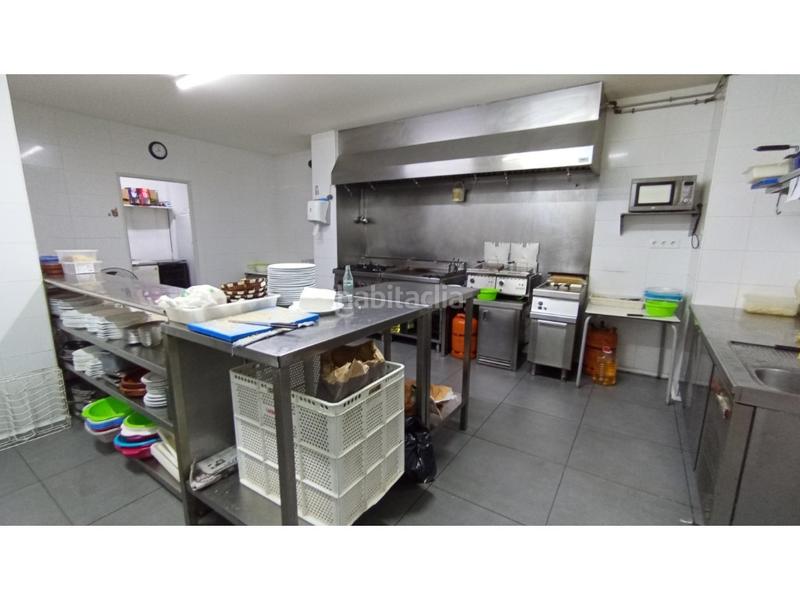 Foto 180a4924-3b3d-49d1-96cb-71ad91f071c2. Traspaso local comercial gran barrestaurante con terraza una joya hostelera en Valencia