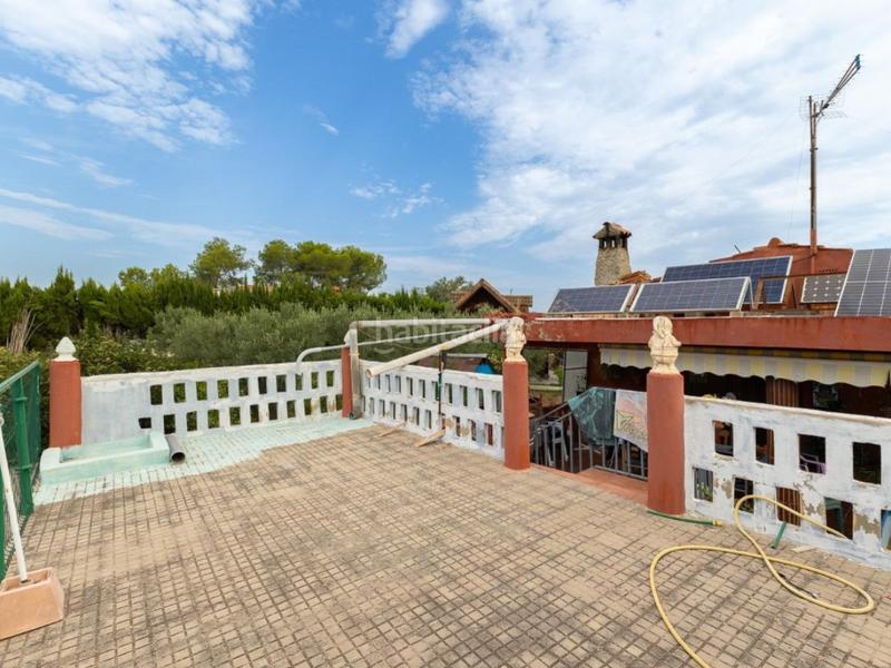 Foto 4e1fc75a-7503-4a85-8a5a-6656dbf4772e. Chalet avec parking dans Cheste