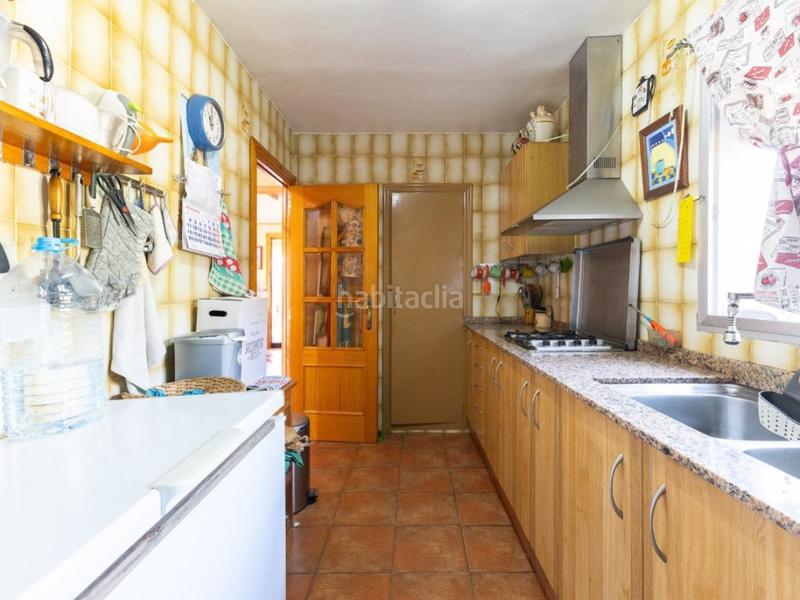 Foto caf20858-e6d9-4e28-bab1-d1aa06c2fac8. Chalet avec parking dans Cheste