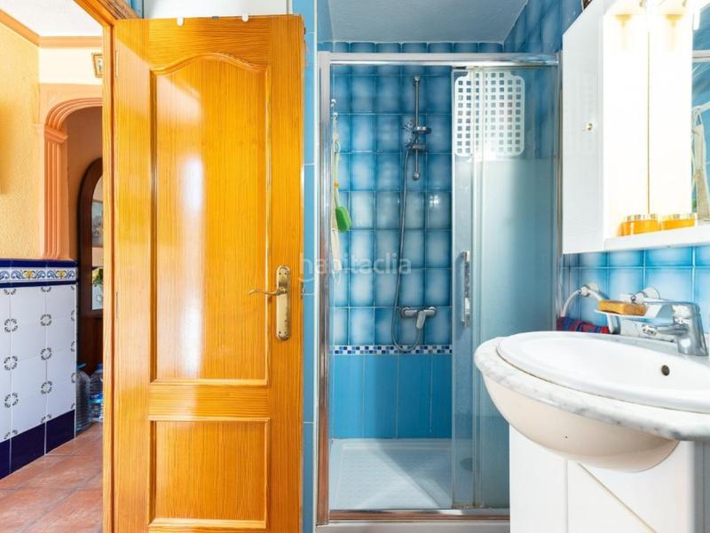 Foto e56713fa-bc3e-487b-b7ae-1a91a6579c2c. Chalet avec parking dans Cheste