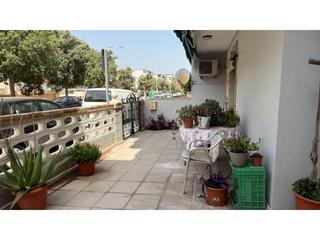 Planta baixa  Joan miro. Apartamento con terraza de 70 m2 a solo 50 mts de la playa