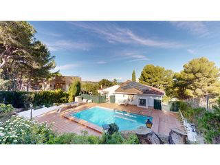 Chalet  Calle esmerla de l'. Bonito chalet rodeado de naturaleza montserrat