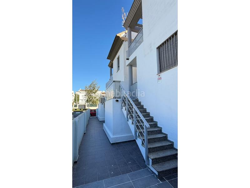 Foto 25d994b8-7ab2-43c1-9b6d-bc46002bfb4b. Casa adosada chalet pareado playa en Playa de Gandía Gandia