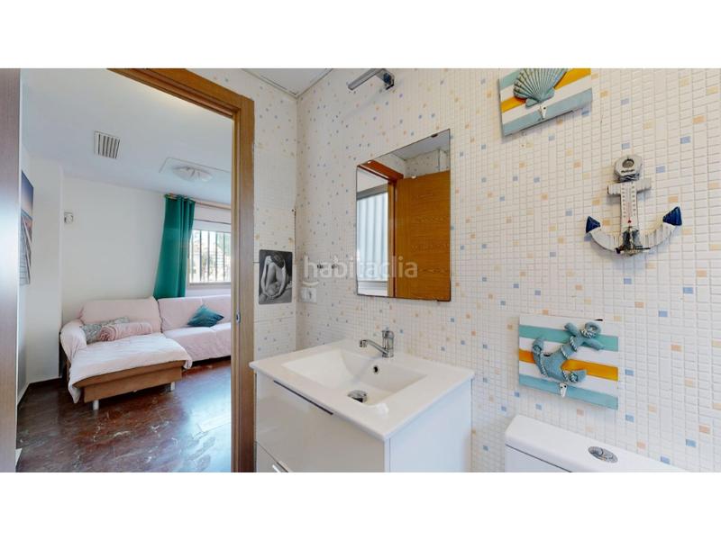 Foto 2ccf92bd-f7a0-47db-9e1f-c74b327f9538. Casa adosada chalet pareado playa en Playa de Gandía Gandia