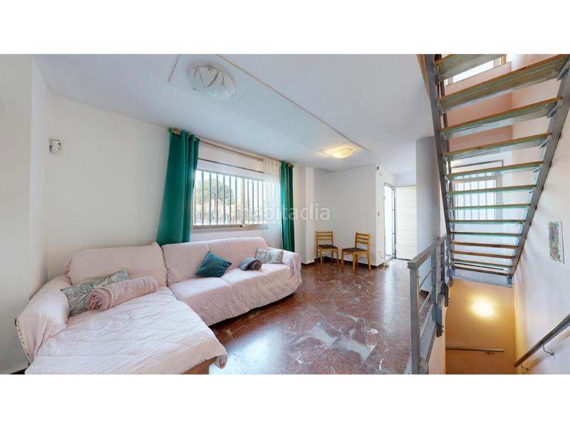 Foto a8129756-83c3-4842-b33d-08ba83c53973. Casa adosada chalet pareado playa en Playa de Gandía Gandia