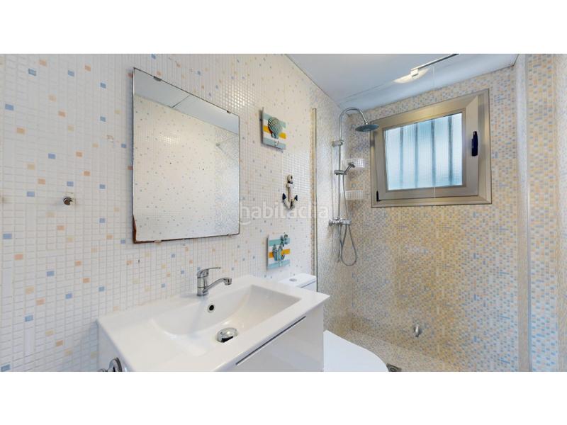 Foto cc8ece9d-3dd1-4d26-9e87-1a2b14b69290. Casa adosada chalet pareado playa en Playa de Gandía Gandia