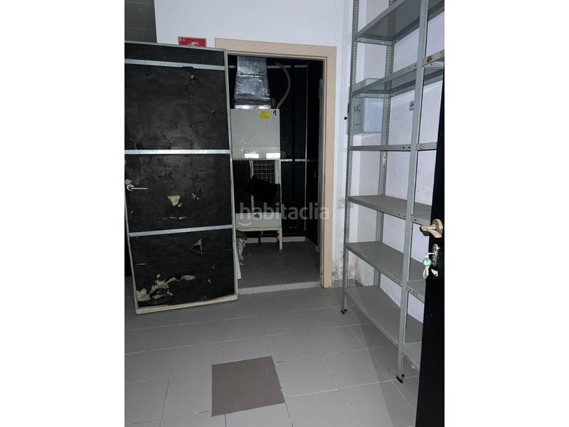 Foto b9cd24eb-9109-431e-b325-e94d74f9f566. Local comercial a Zona la Ermita Torrent