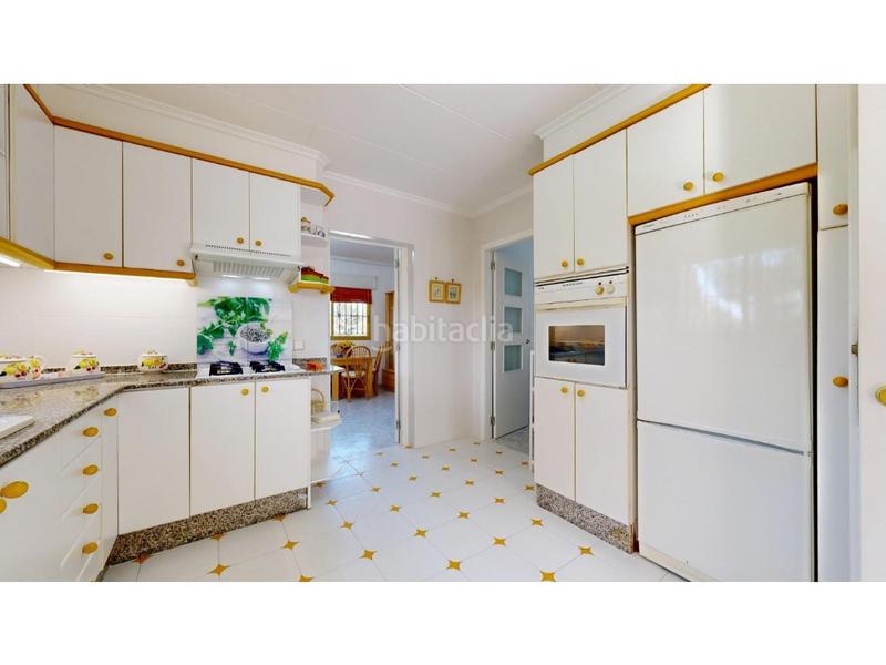 Foto bb62e6ca-356d-42c8-84f2-f4d6cfe1eb45. Chalet  en venta liria en Urbanizaciones Llíria