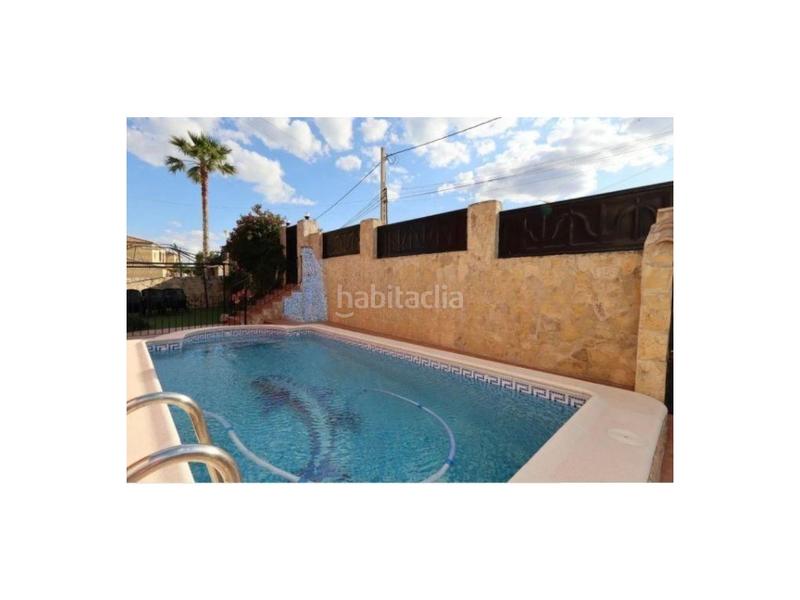 Foto 5f76d0a6-f3f4-4fda-8ee7-7ee4017dc68f. Chalet in Centro Chiva