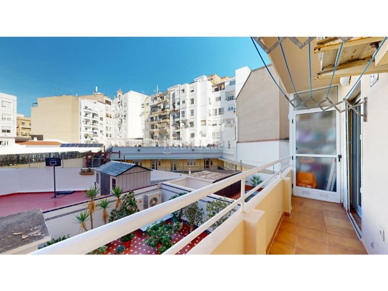 Foto ea275f2a-6d83-4487-a120-1c7021d964b4. Pis amb aparcament a Arrancapins Valencia