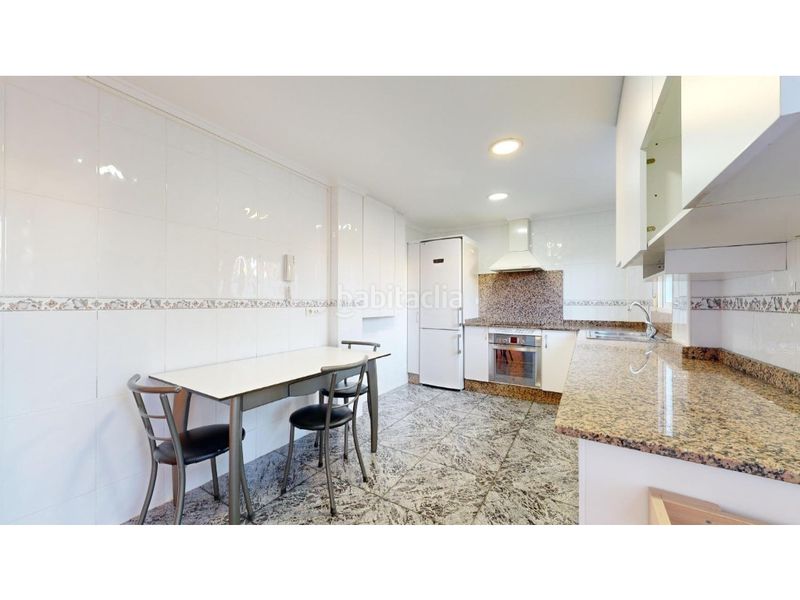 Foto 88a8e6b5-ce56-477d-8674-59dbf094a1d2. Casa amb aparcament a Centro-El Castillo Sagunt