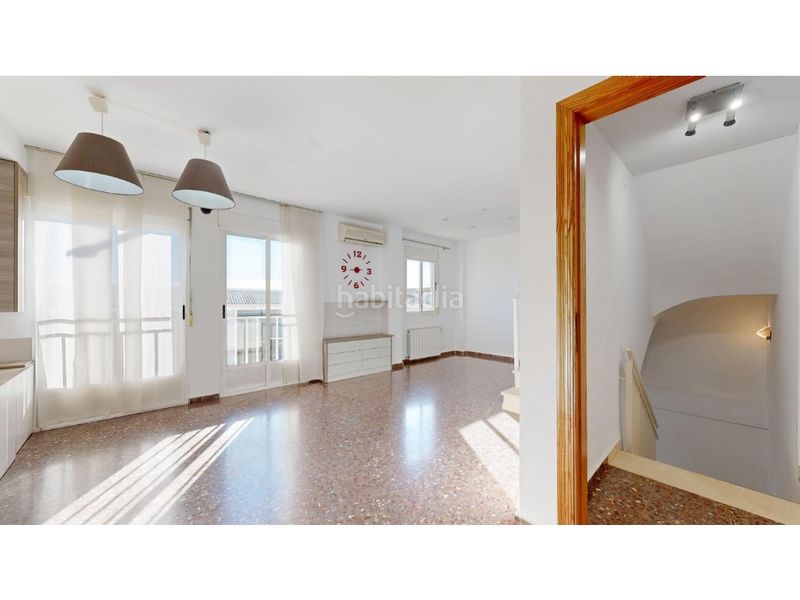 Foto bb7594cc-6cdc-4627-a1f7-5aa5343b336b. Casa amb aparcament a Centro-El Castillo Sagunt
