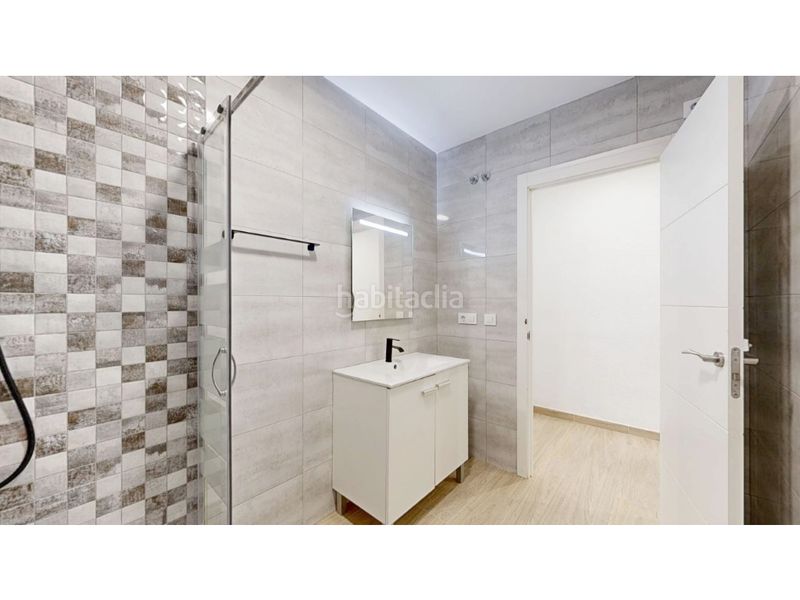 Piso tu nuevo hogar o inversión a tan solo 5 minutos de la playa en Valencia - Imagen 34