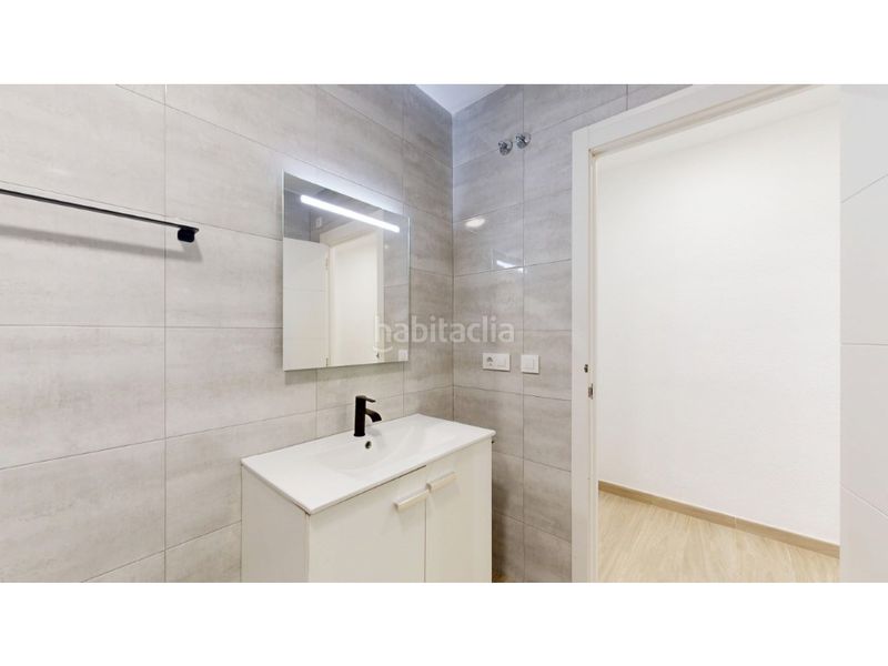 Piso tu nuevo hogar o inversión a tan solo 5 minutos de la playa en Valencia - Imagen 33