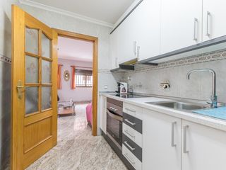 Appartement à Zona Concordia. Piso reformado junto a universidades en zona tranquila  listo pa