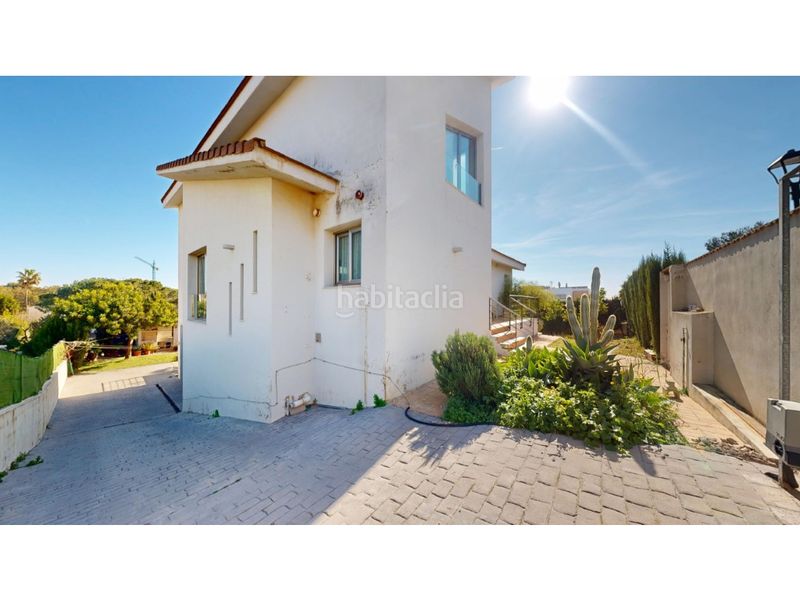 Foto 042e1dbd-f1cb-48ed-a537-2e3f24c56c34. Casa amb aparcament a Rocafort