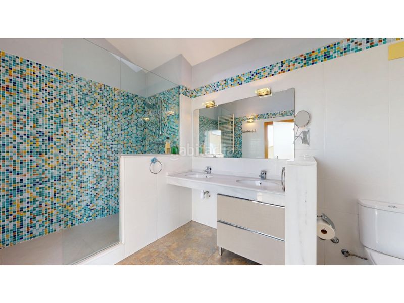 Foto 1f57e9d7-476b-467a-ab73-ddb9f573784e. Casa amb aparcament a Rocafort