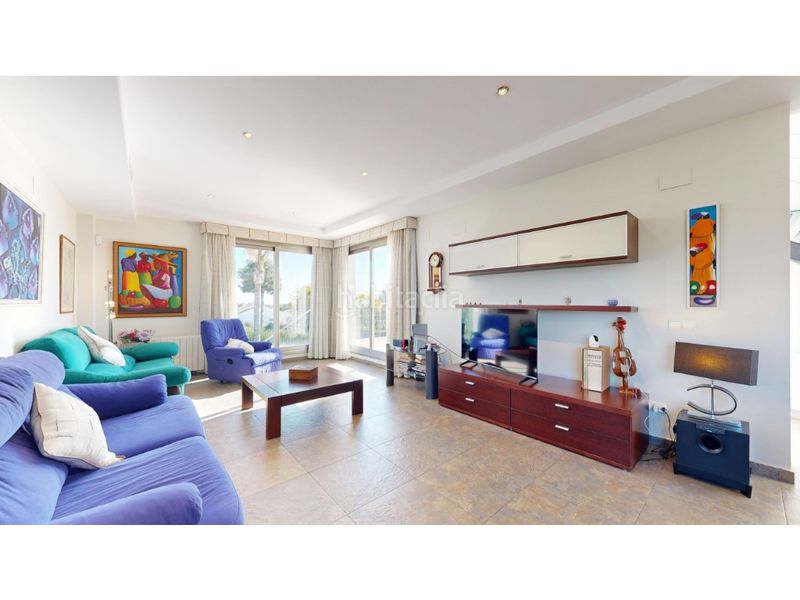 Foto 2bcc9e64-3b18-4602-afd0-f82904e925dc. Casa amb aparcament a Rocafort