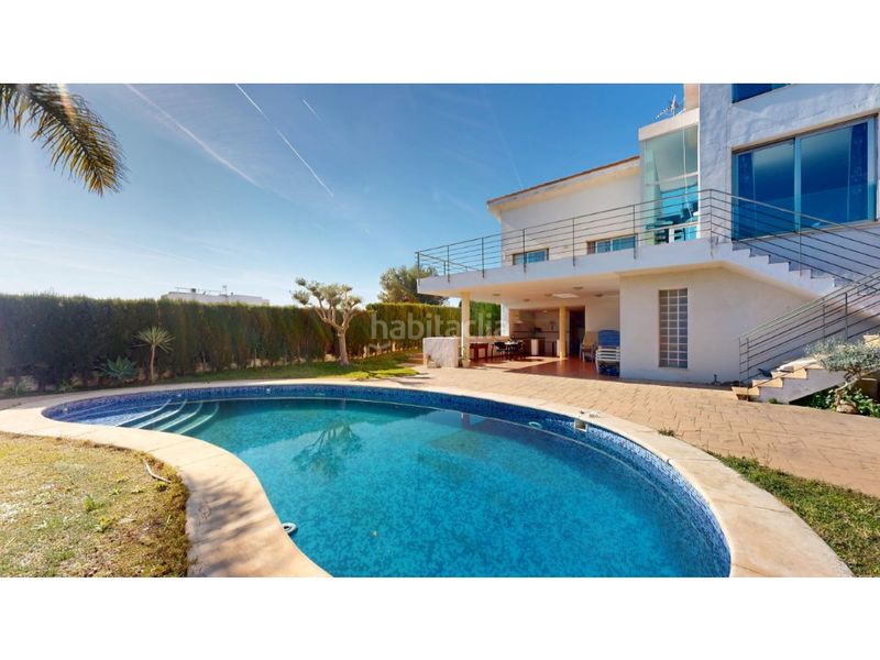 Foto 422081f1-1c21-4c48-aa7c-f9fc4536e626. Casa amb aparcament a Rocafort