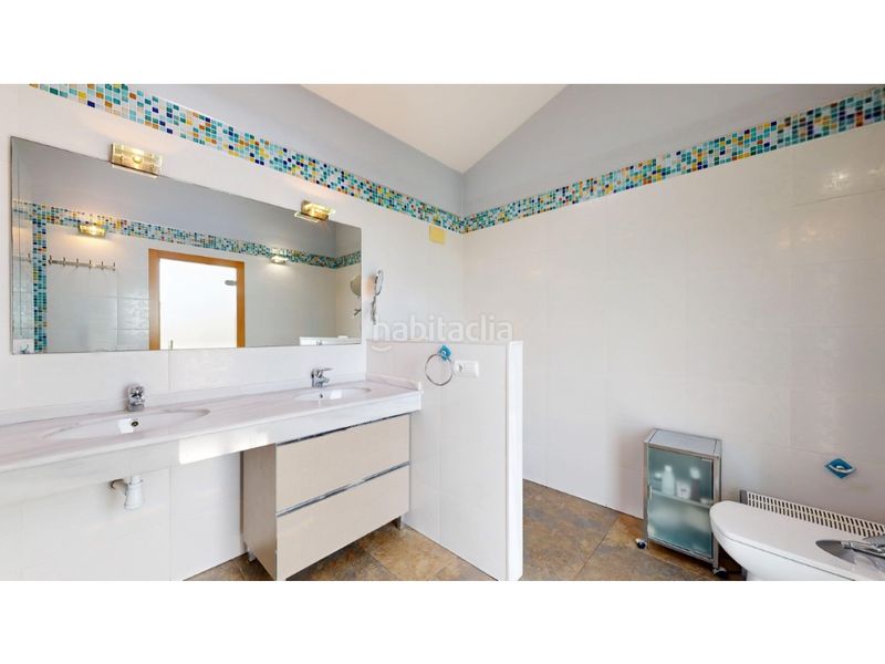 Foto 4ffb2c93-978a-4961-9d97-4dc1b36f20e7. Casa amb aparcament a Rocafort