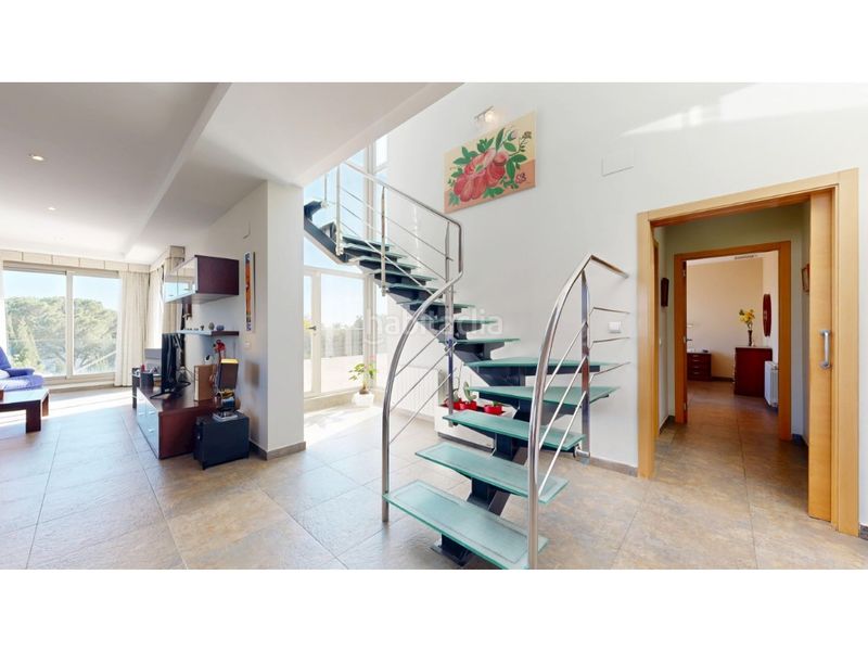 Foto aa16e344-503d-4ed7-8bca-b4424b83440f. Casa amb aparcament a Rocafort