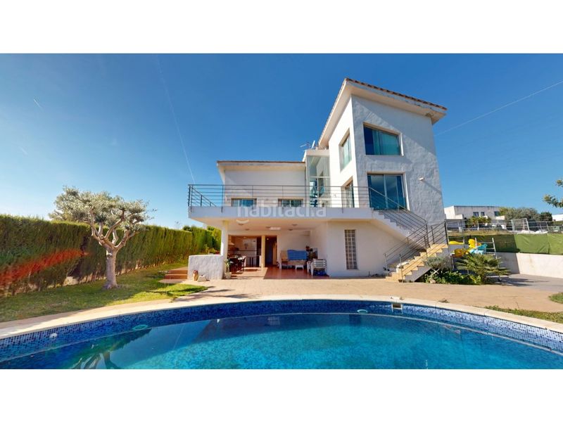 Foto be0b593a-8608-41e9-924a-fa518e24973a. Casa amb aparcament a Rocafort