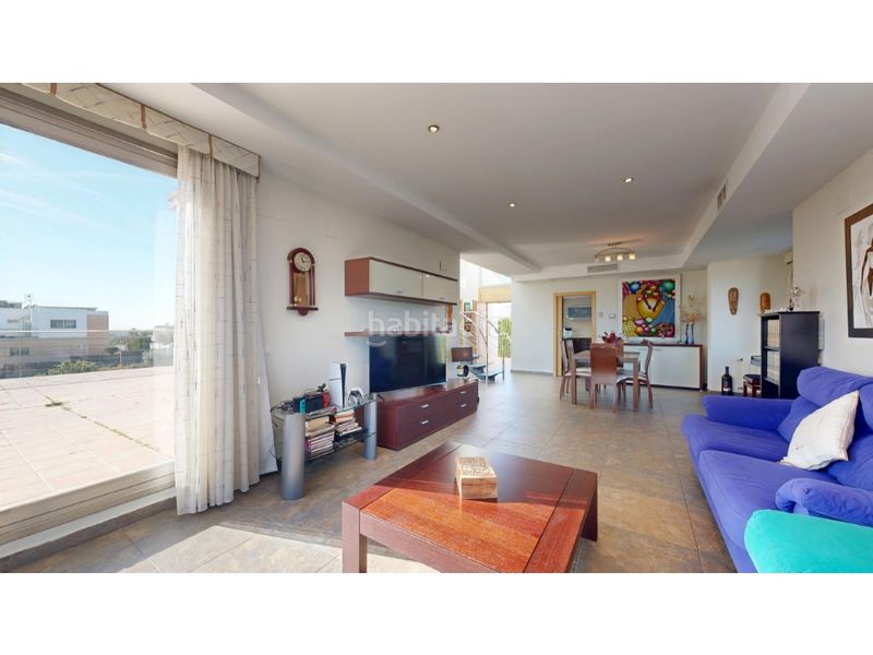 Foto cb8be5be-935b-4ee1-9974-74536f067c61. Casa amb aparcament a Rocafort