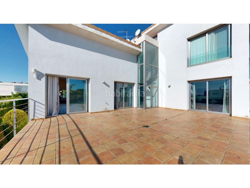 Foto e4710f39-e937-44b5-b859-587484de74c5. Casa amb aparcament a Rocafort