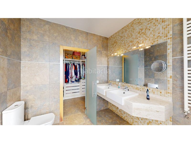 Foto eb5693e9-dde5-4759-b861-a2903e1a416b. Casa amb aparcament a Rocafort