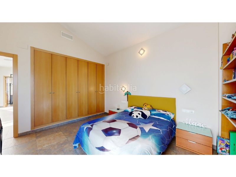 Foto fafdb5e1-91e3-48c3-86a2-c6eb58c23483. Casa amb aparcament a Rocafort