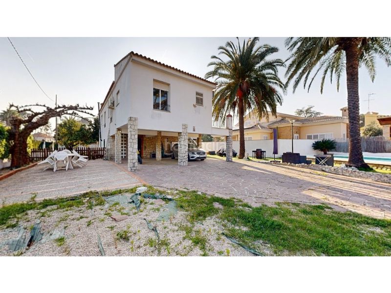 Foto aa4155e0-8525-406e-9a6f-920d1cf43dfd. Xalet amb piscina a Carcaixent