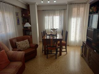 Location Appartement à El Alborgí. Luminoso piso de 3 hab. con ascensor en el centro de paterna