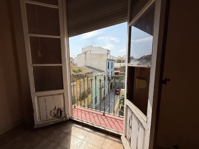 Foto bb2076ea-027e-4267-8588-101bb1acc188. Pis a El Cabanyal-El Canyamelar Valencia