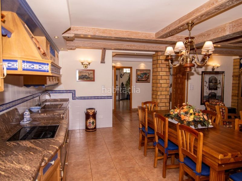 Foto 0b7c7f01-c5bb-4eb4-a2de-59d70c7051e8. Casa adossada amb aparcament piscina a Cuarte de Huerva