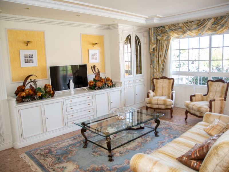 Foto 541dde16-cd79-48cf-adcd-fb7181d9cbb2. Casa adossada amb aparcament piscina a Cuarte de Huerva