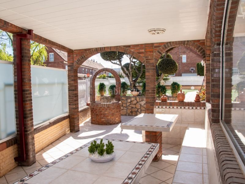 Foto 5b46d8e0-bcf0-4592-8587-3008570fa5a8. Casa adossada amb aparcament piscina a Cuarte de Huerva