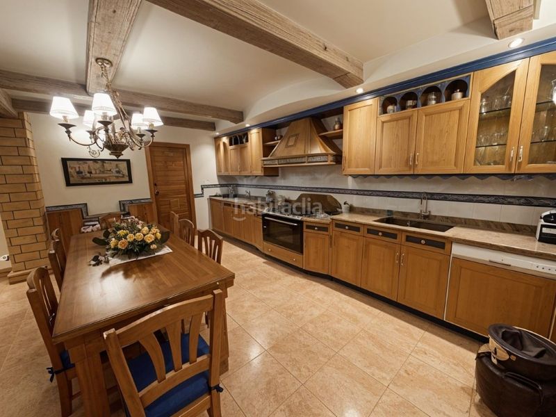 Foto 7e2d7216-3c60-456d-9d57-487f02f45faa. Casa adossada amb aparcament piscina a Cuarte de Huerva