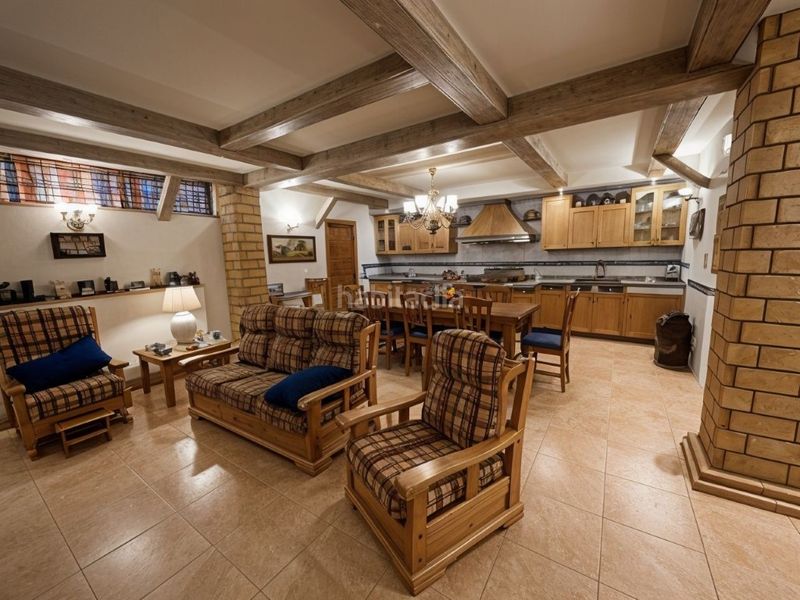 Foto ae16760a-5a37-426e-805f-a7ca0c2327e7. Casa adossada amb aparcament piscina a Cuarte de Huerva