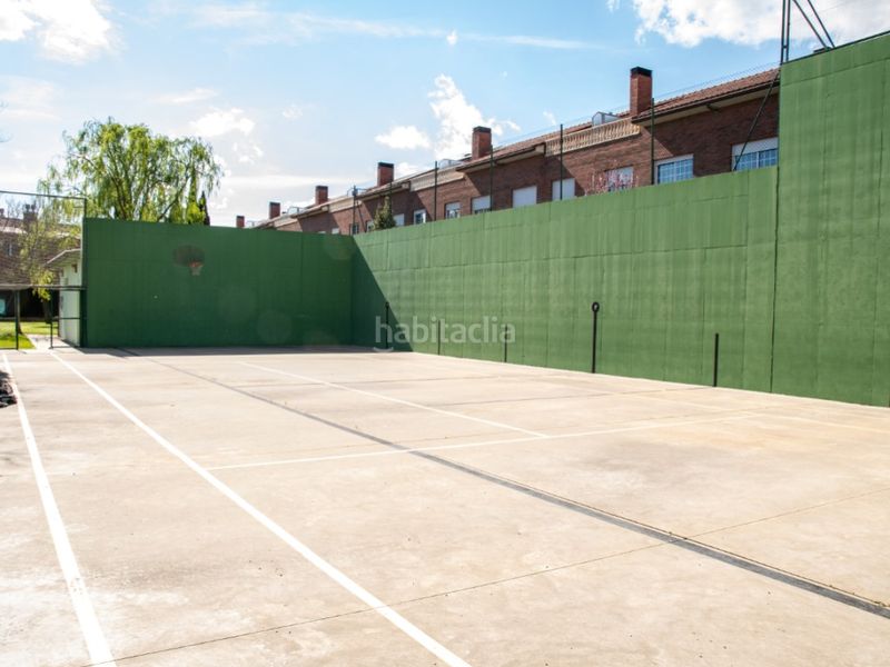 Foto b20737a1-bb1c-479b-a066-1190c559834e. Casa adossada amb aparcament piscina a Cuarte de Huerva