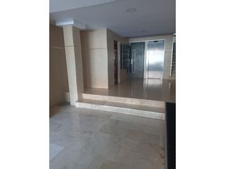 Rent Flat in Exposició. Amplia vivienda luminosa en alquiler. zona mestalla